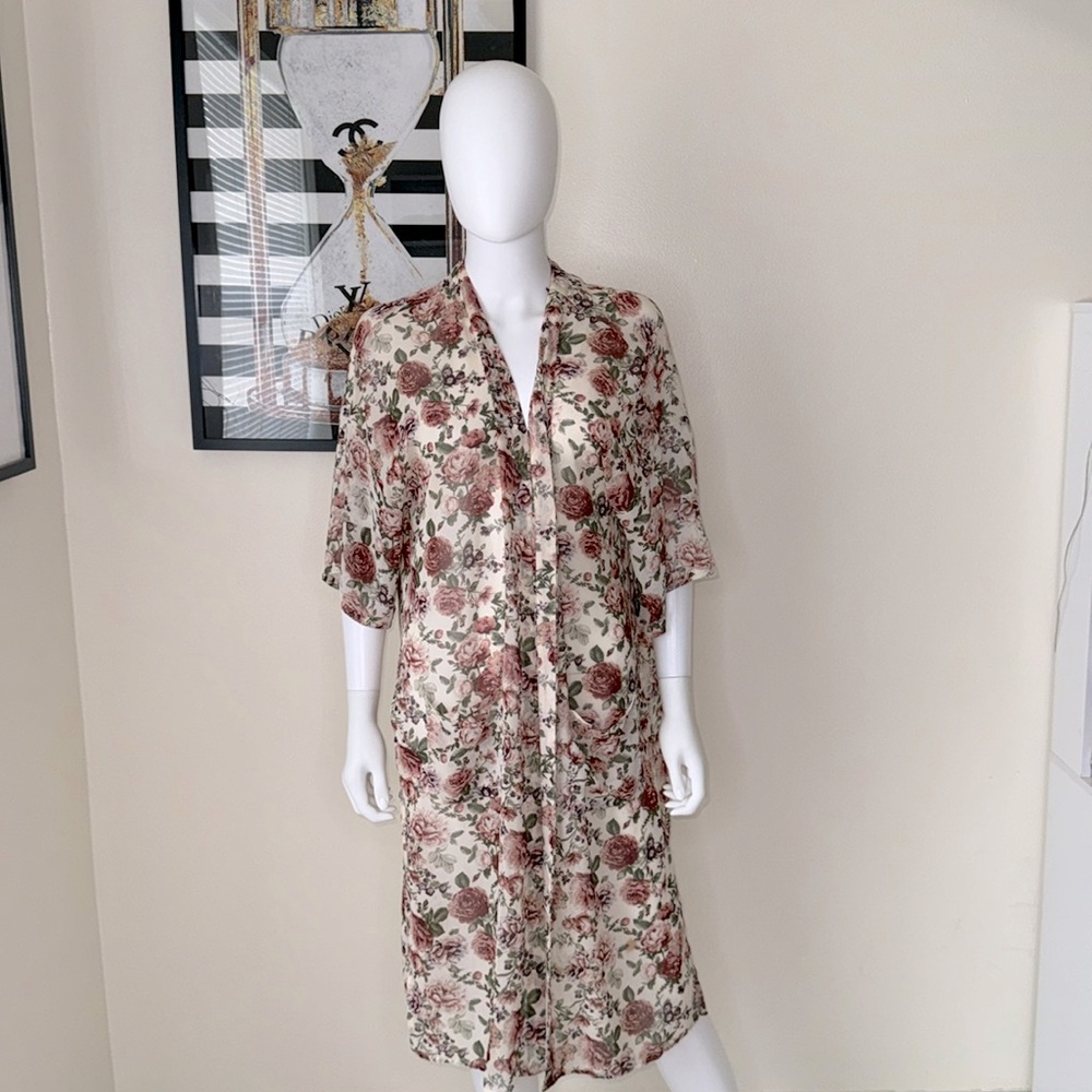 Forever 21 Vintage Look Beautiful Dusty Rose/Floral Cover up/Robe/Kimono